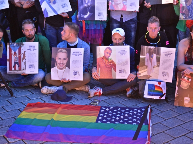 Gedenken der Opfer in Orlando